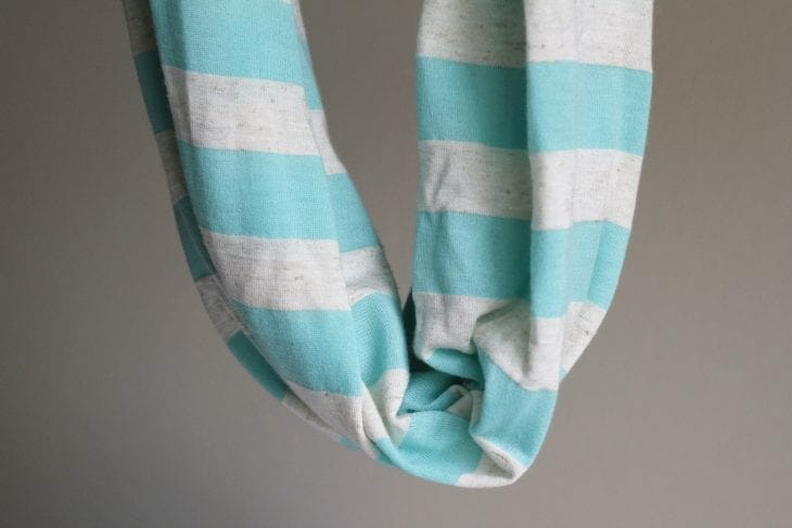 Blue and white infinity scarf image.
