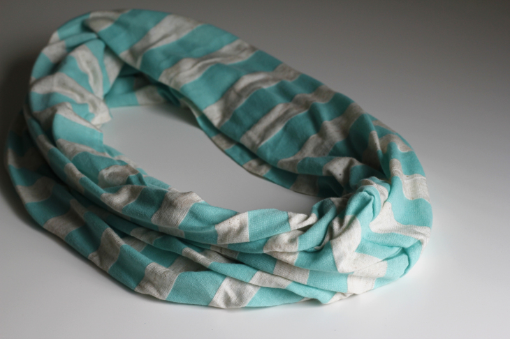 Everyone needs mommy and me matching infinity scarves. Learn how to make your own here in only a few simple steps!