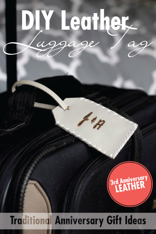 Leather Luggage Tag | Create these easy luggage tags from an old leather purse. Celebrate the 2nd traditional anniversary with the gift of leather. Plus, get a free printable with 10 more leather gift ideas!