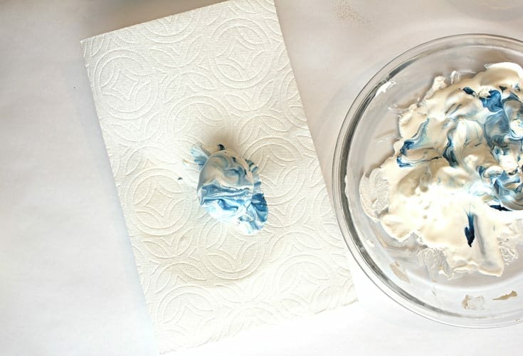 Learn how to decorate easter eggs with cool whip!