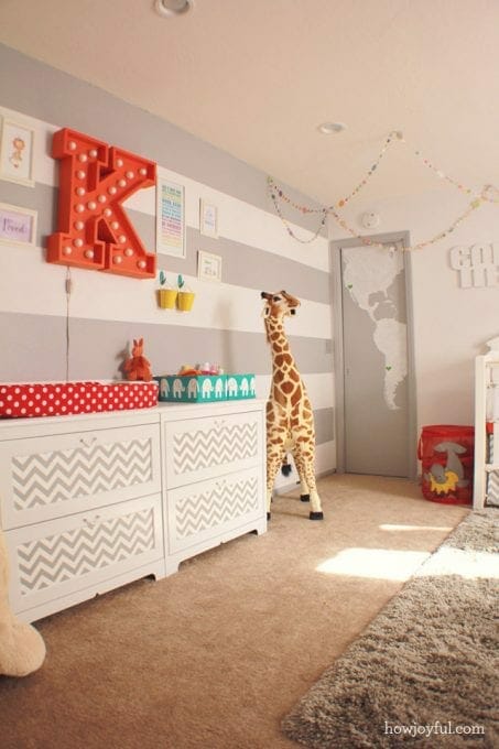 Circus themed baby nursery room image.