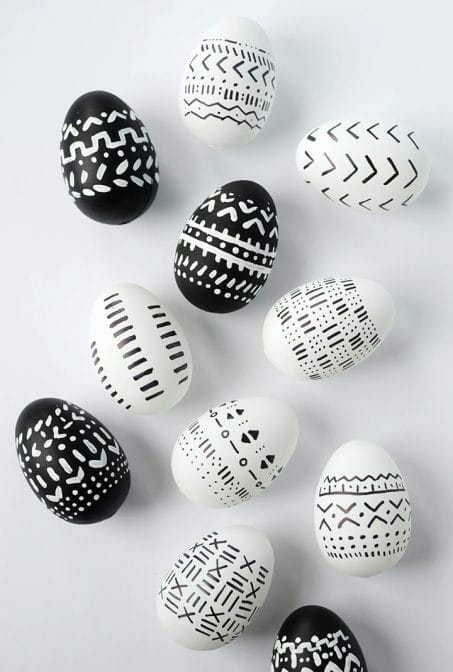 Modern Easter Egg Decorating Idea with sharpie
