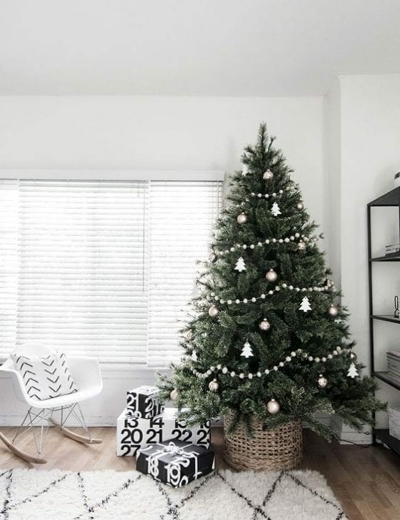 minimalist christmas tree
