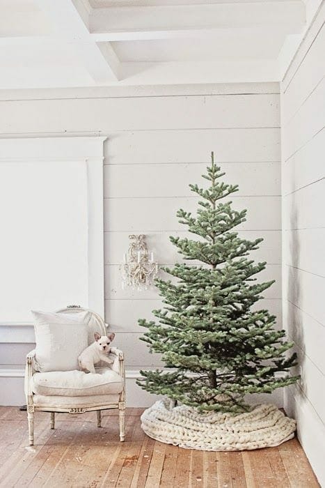 11 Minimalist Christmas Trees