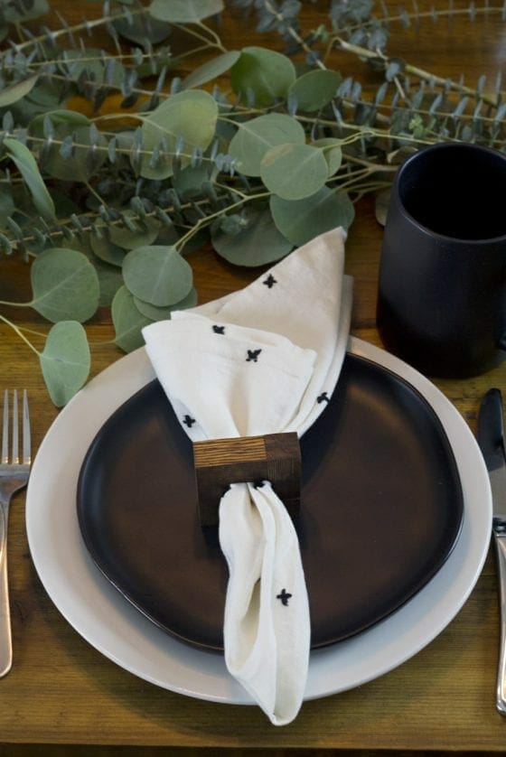 DIY Wood Napkin Rings // Perfect for the Holidays!
