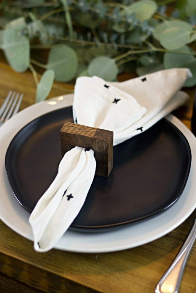 DIY Wood Napkin Rings // Perfect for the Holidays!