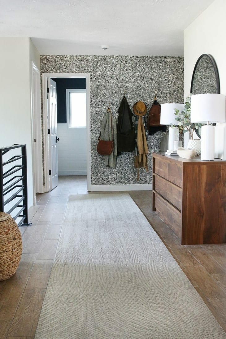 11 Modern Entryway Decor Ideas to Copy in Your Own Home