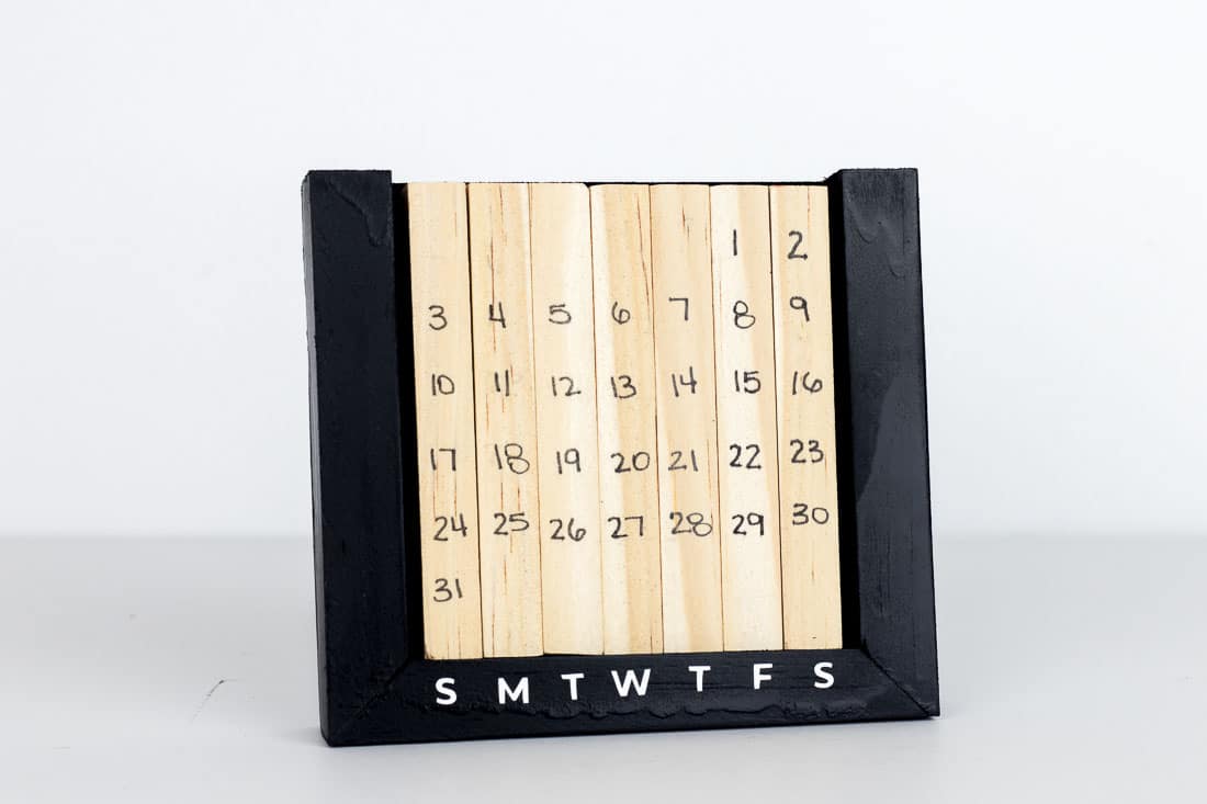 How to Make a Perpetual Desk Calendar with Easy to Follow Tutorials