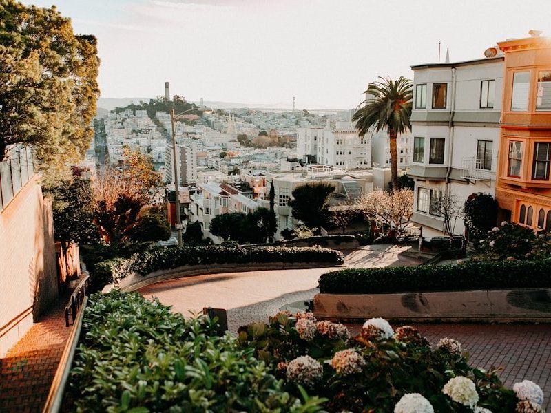 San Francisco's downhill winding street